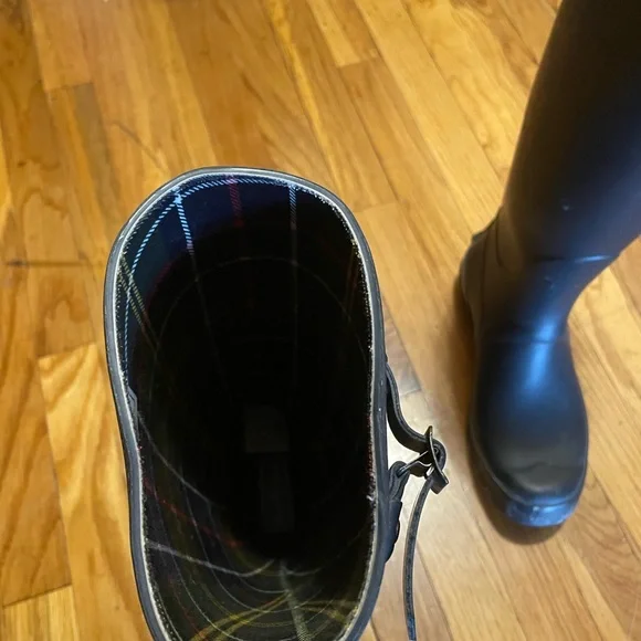 Barbour Classic Navy Waterproof Boots - Picture 5 of 9